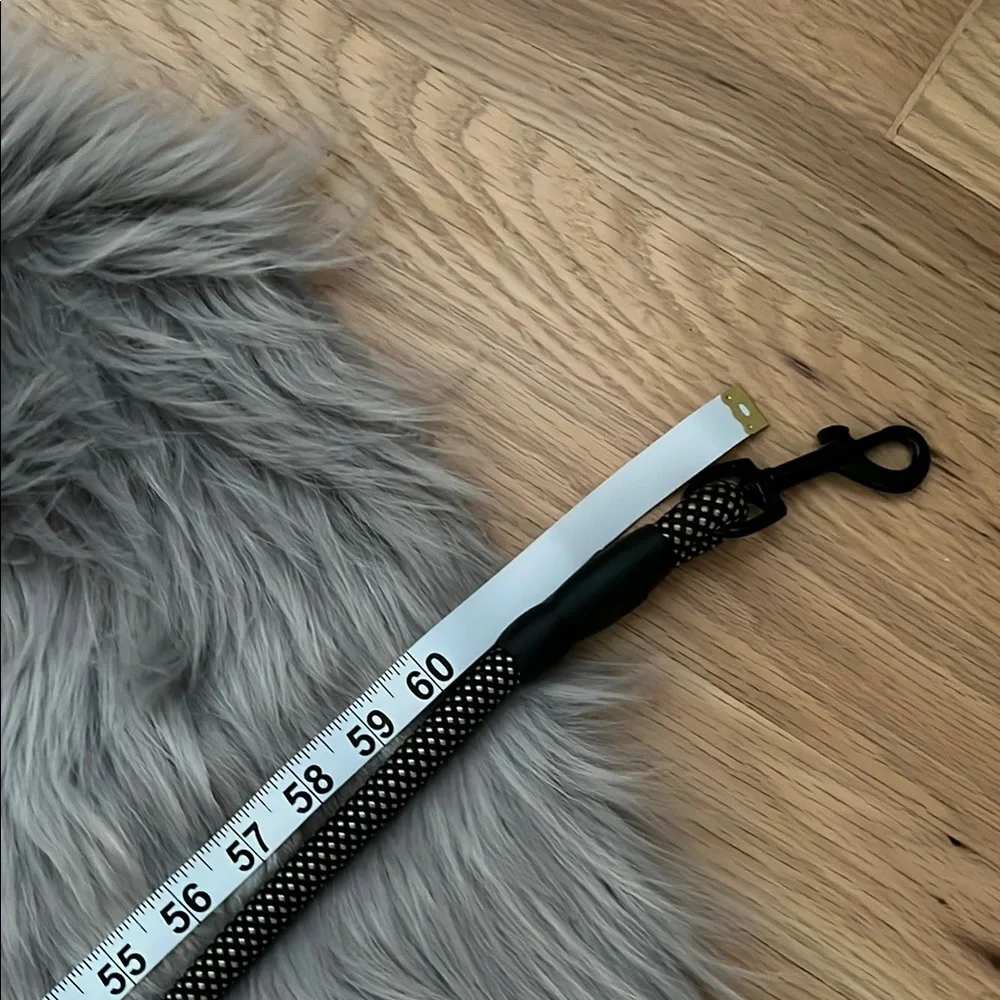 NWOT Durable Black and White Dog Leash